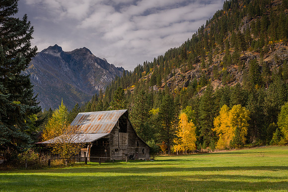106 Leavenworth Valley Barn