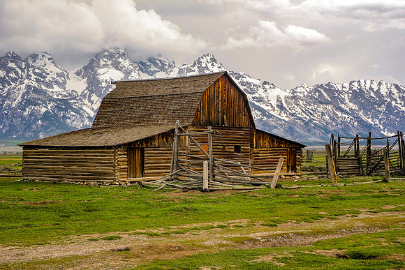 100 Moulton Barn (Prerestoration Spring 2014)